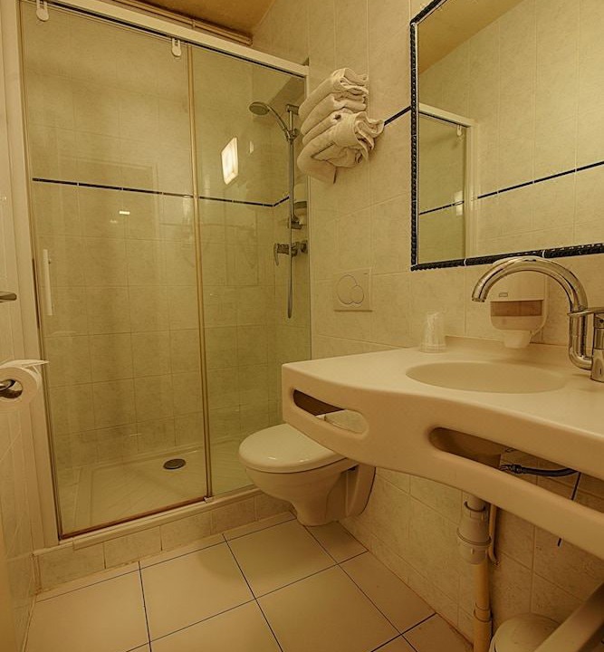 Photo of Bathroom in Saint-Mande