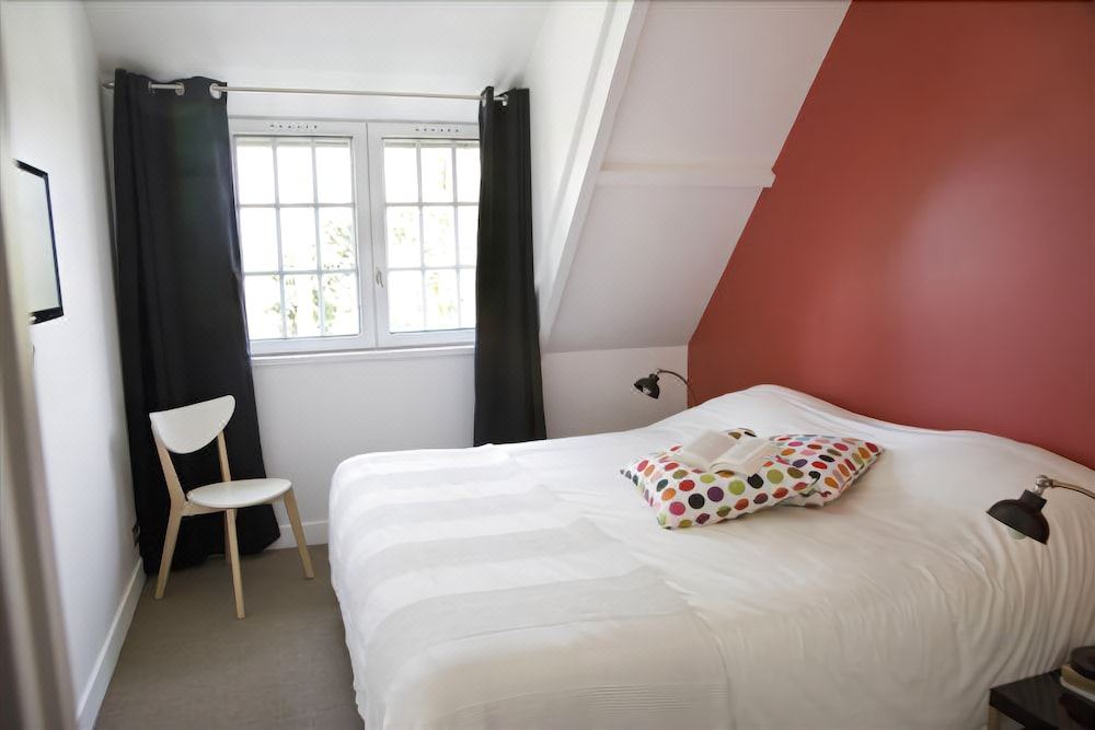 Photo of Bedroom in Saint-Pierre-la-Garenne