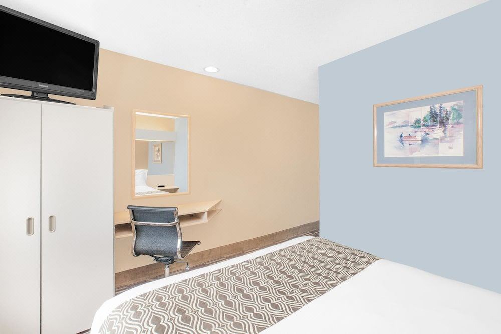 Photo of Bedroom in Clear Lake