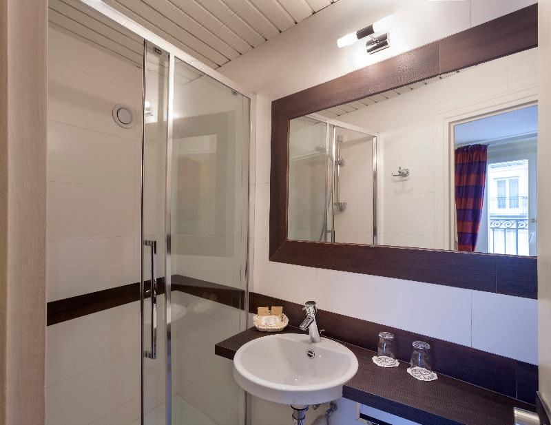 Photo of Bathroom in 6th Arrondissement