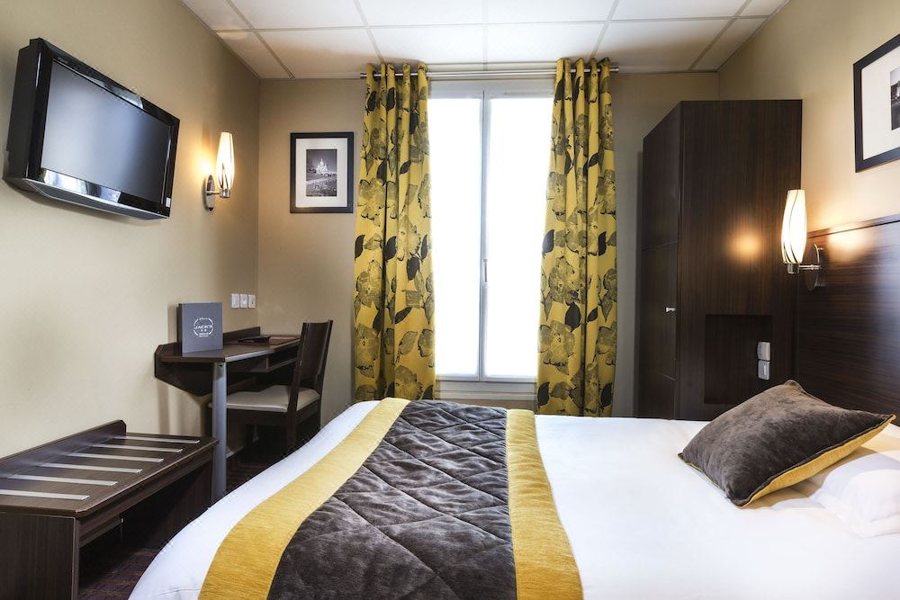 Photo of Bedroom in 13th Arrondissement