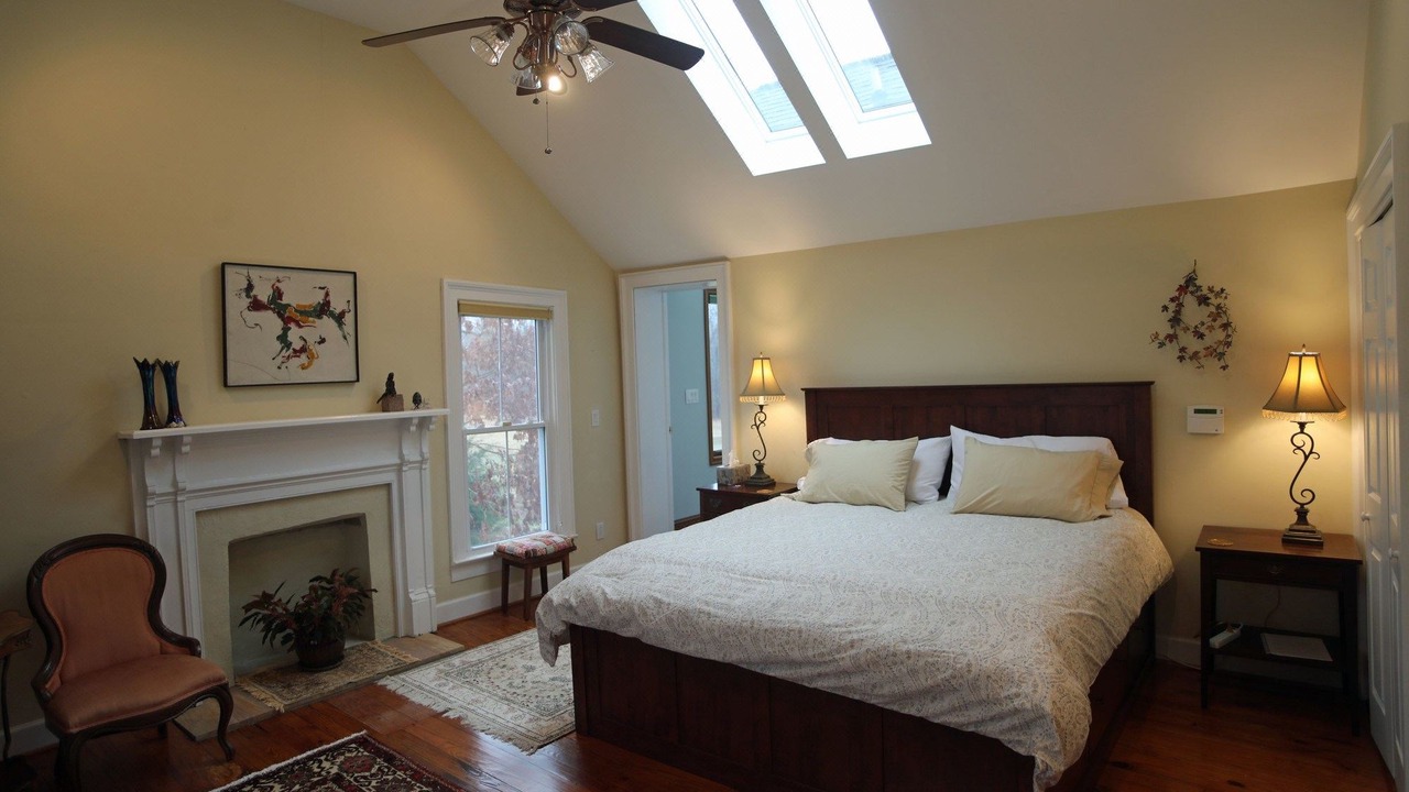 Photo of Bedroom in Alton