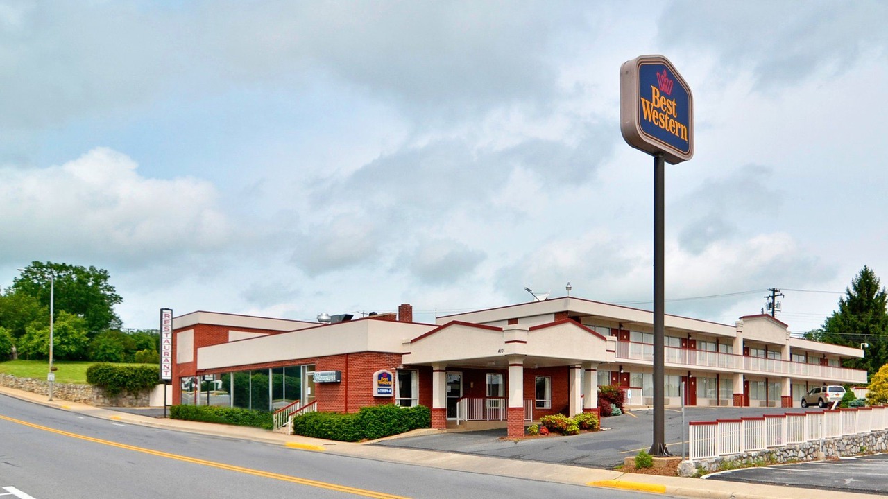 Photo of Buildings in Luray