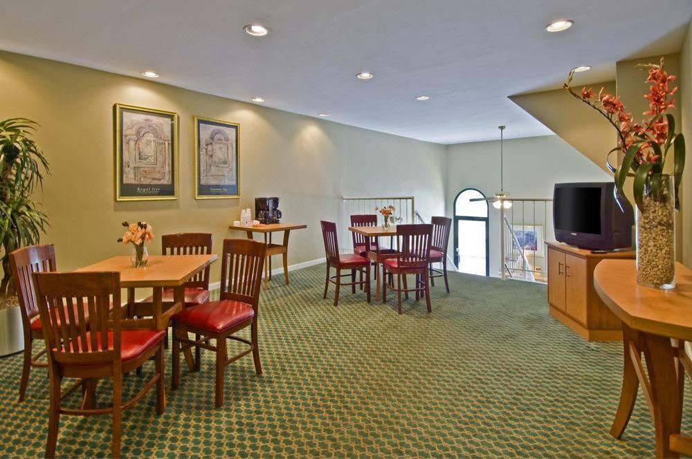 Photo of Livingroom in Blue Ash