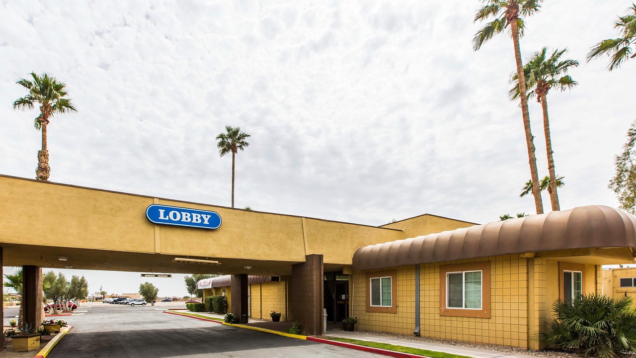 Photo of Buildings in El Centro
