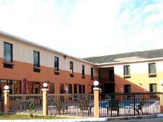 Photo of Buildings in Wesley Chapel