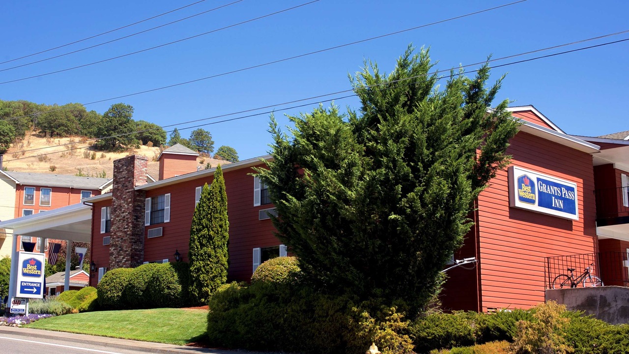 Photo of Buildings in Grants Pass