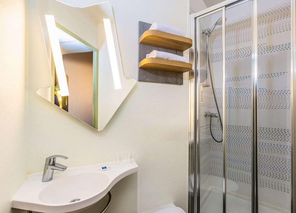 Photo of Bathroom in Le Kremlin-Bicetre
