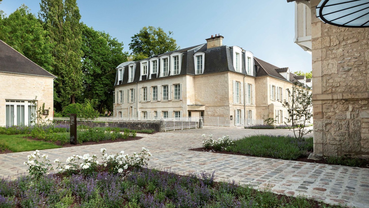 Photo of Buildings in Vineuil-Saint-Firmin