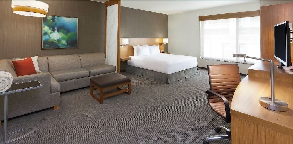 Photo of Livingroom in Second Ward