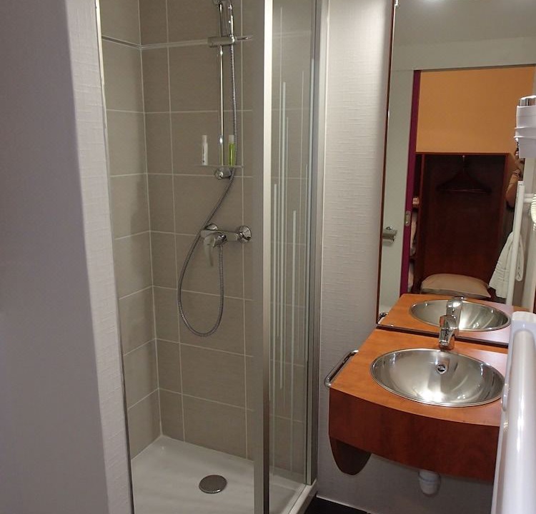 Photo of Bathroom in Saint-Jean-de-Braye