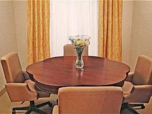 Photo of Livingroom in Commerce
