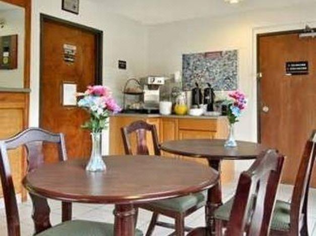 Photo of Livingroom in Torrington