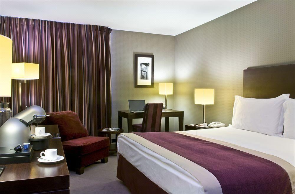 Photo of Bedroom in Republique–Point-du-Jour