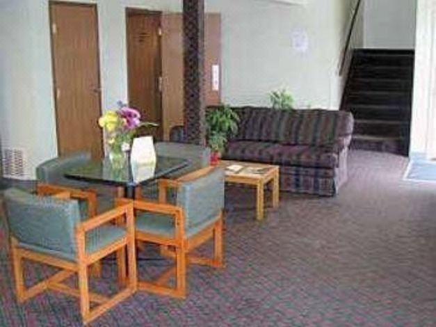 Photo of Livingroom in Lansing
