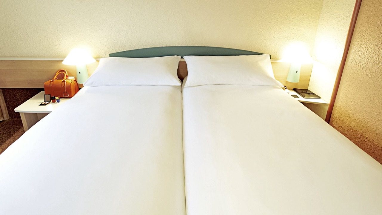 Photo of Bedroom in Venoy