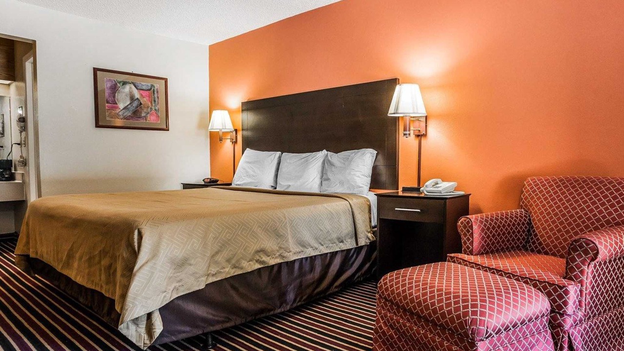 Photo of Bedroom in Urbandale