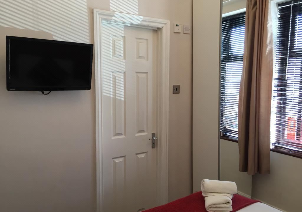 Photo of Others in Shadwell