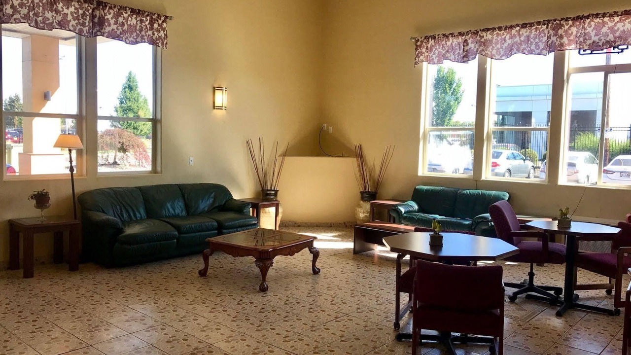 Photo of Livingroom in Salem