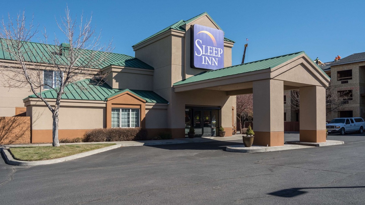 Photo of Buildings in Mountain View District