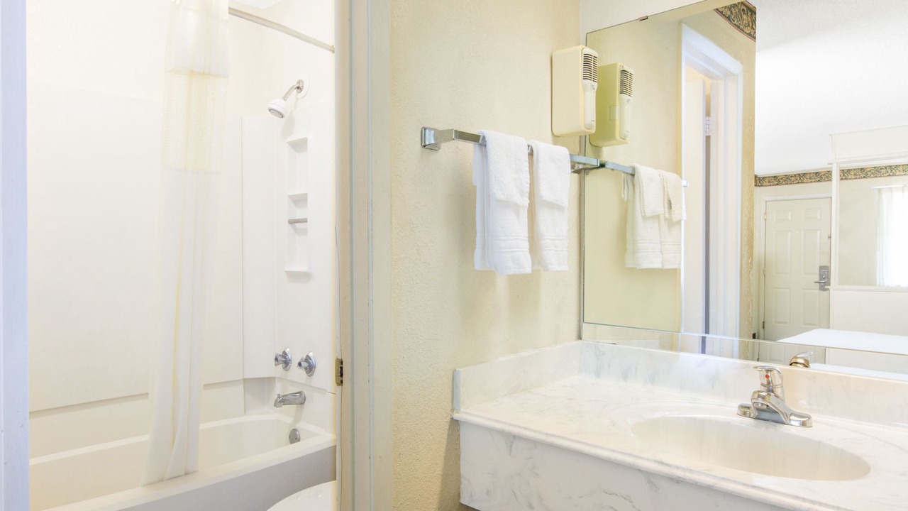 Photo of Bathroom in Marshall