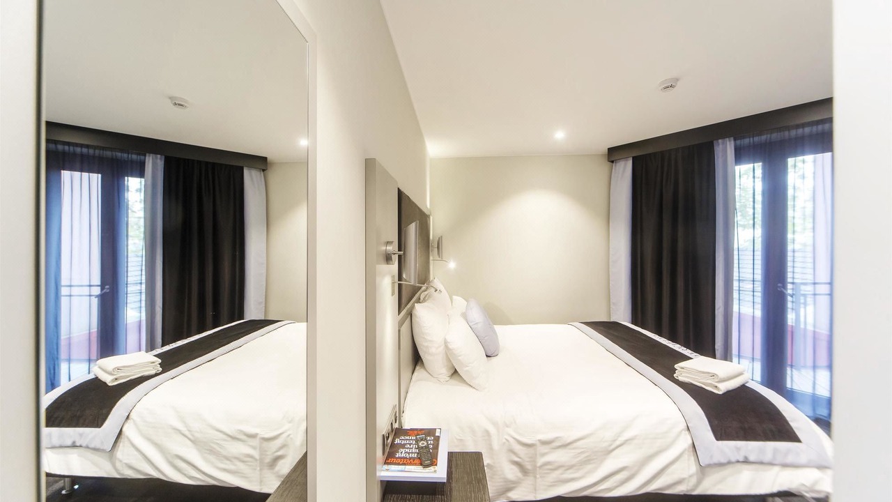 Photo of Bedroom in Jules Ferry - Recamier