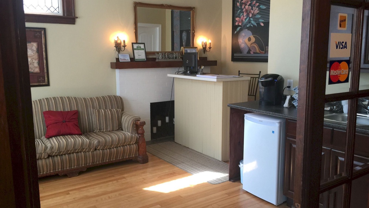 Photo of Livingroom in Queens Square
