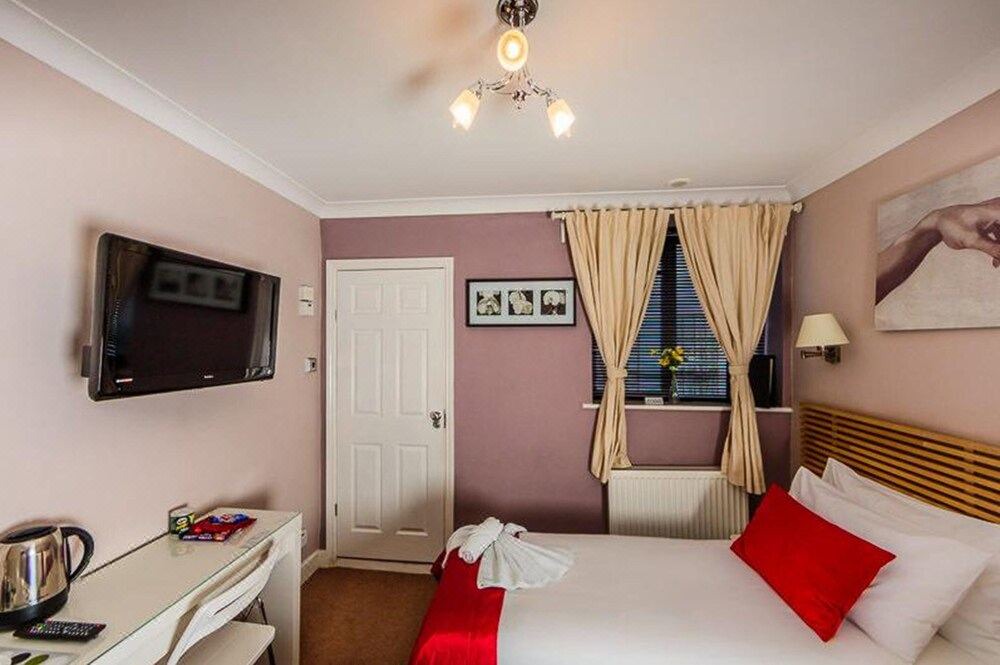 Photo of Others in Shadwell