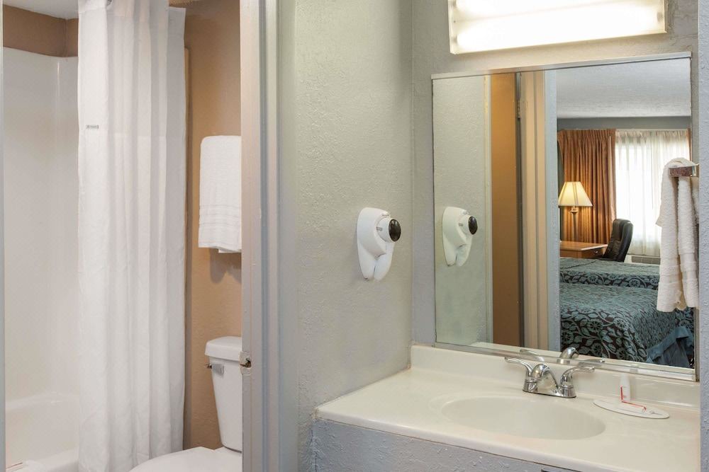 Photo of Bathroom in Farmer City