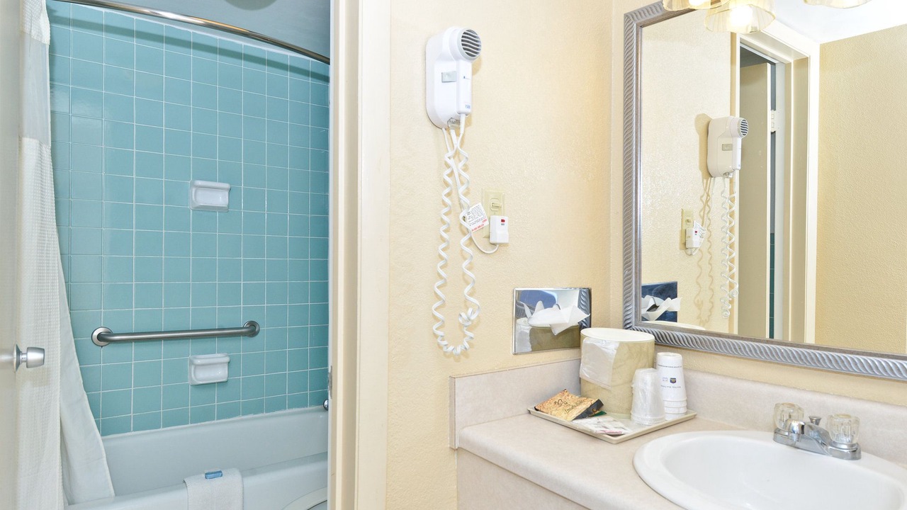 Photo of Bathroom in Luray