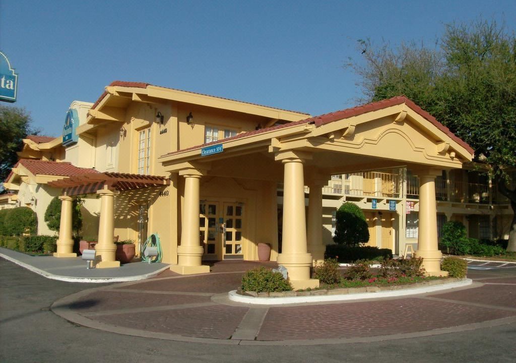 Photo of Buildings in Knox - Henderson