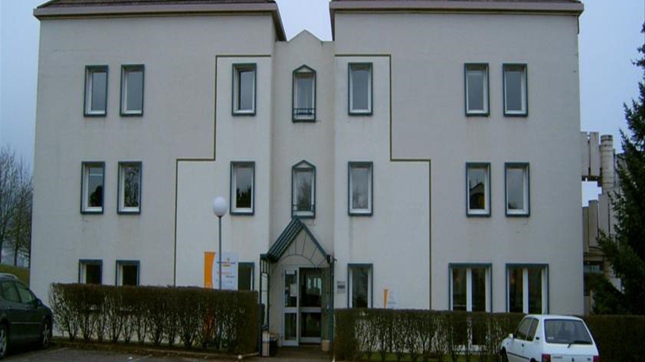 Photo of Buildings in Ludres