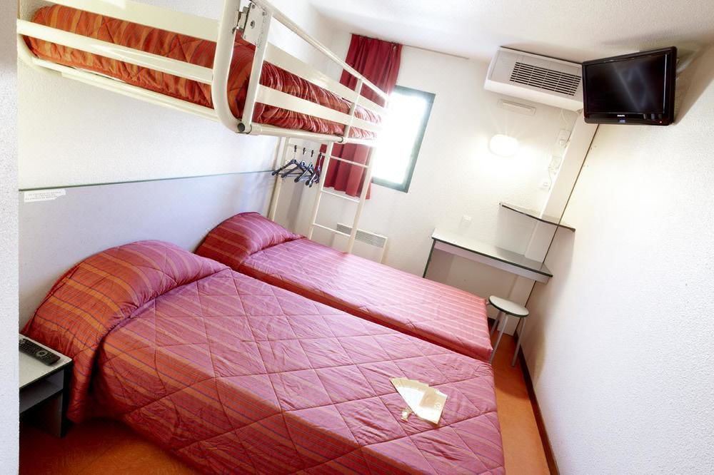 Photo of Bedroom in Balaruc-le-Vieux