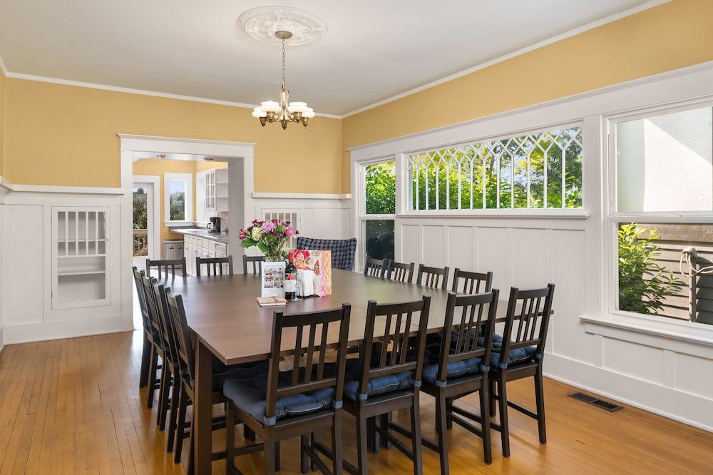Photo of Livingroom in Madrona