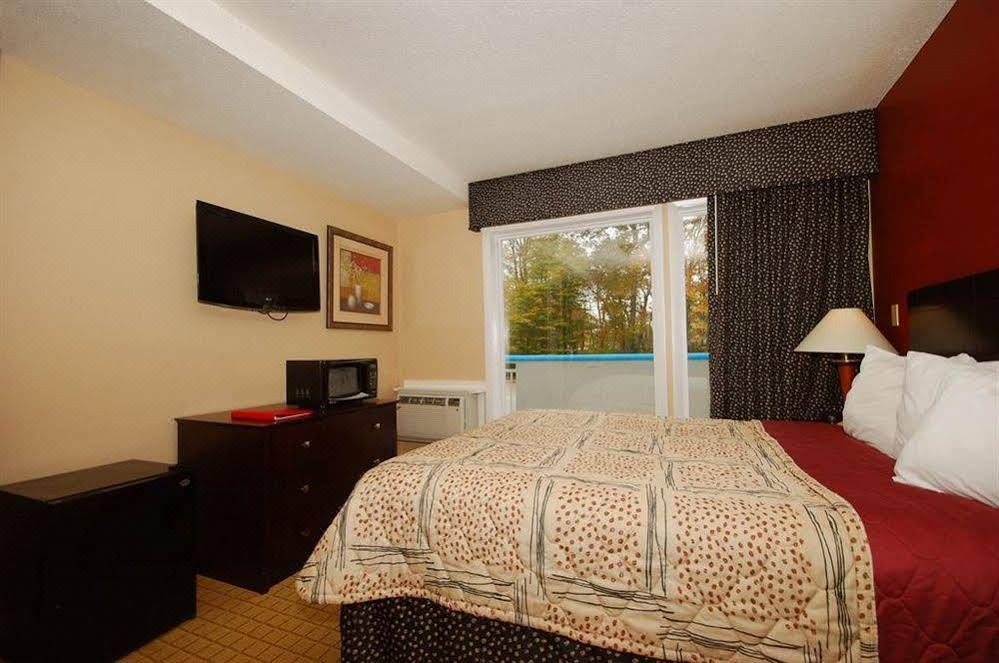 Photo of Bedroom in Westbrook Center