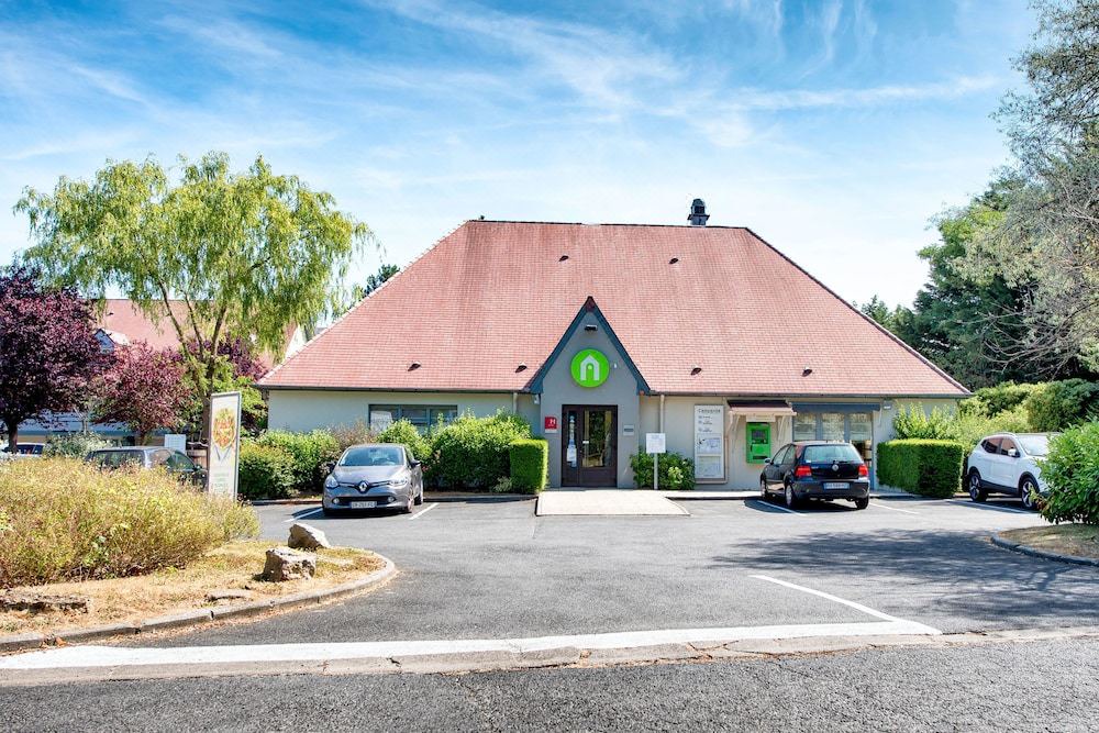 Photo of Buildings in Saint-Arnoult