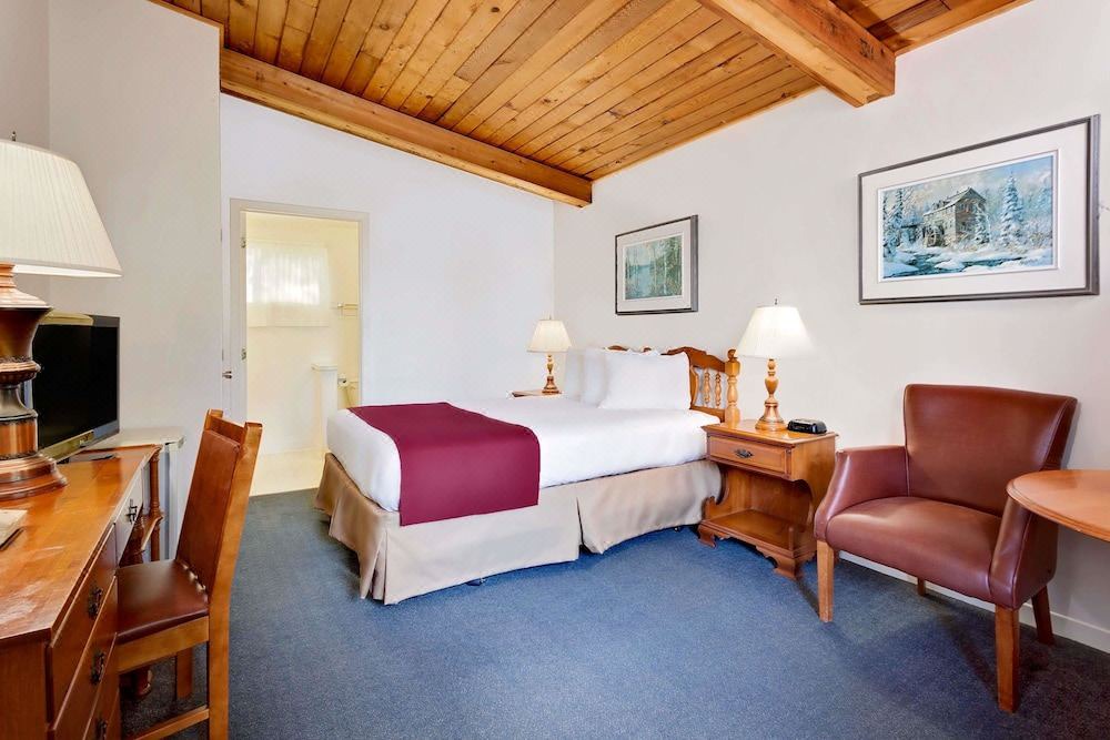 Photo of Livingroom in Gananoque