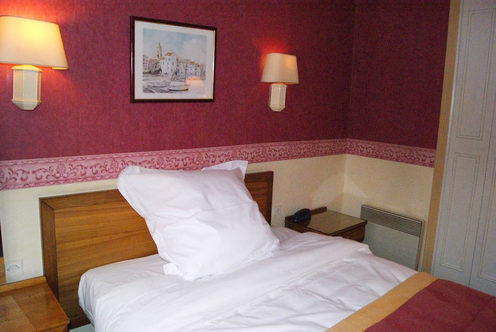 Photo of Bedroom in Rouen City Centre