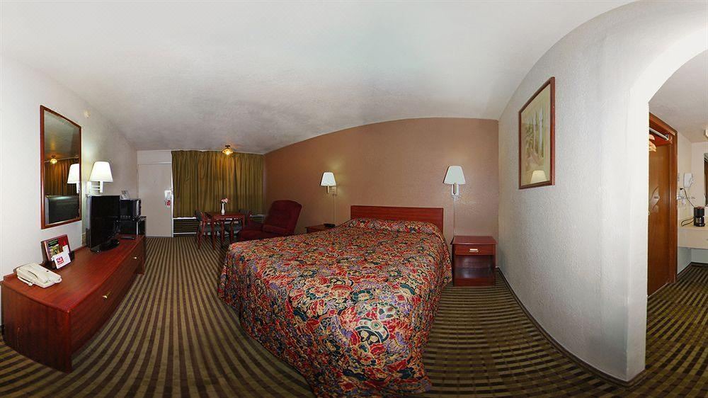 Photo of Bedroom in Winfield