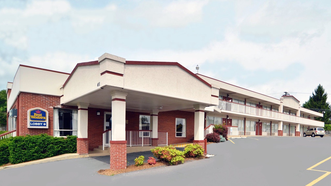 Photo of Buildings in Luray