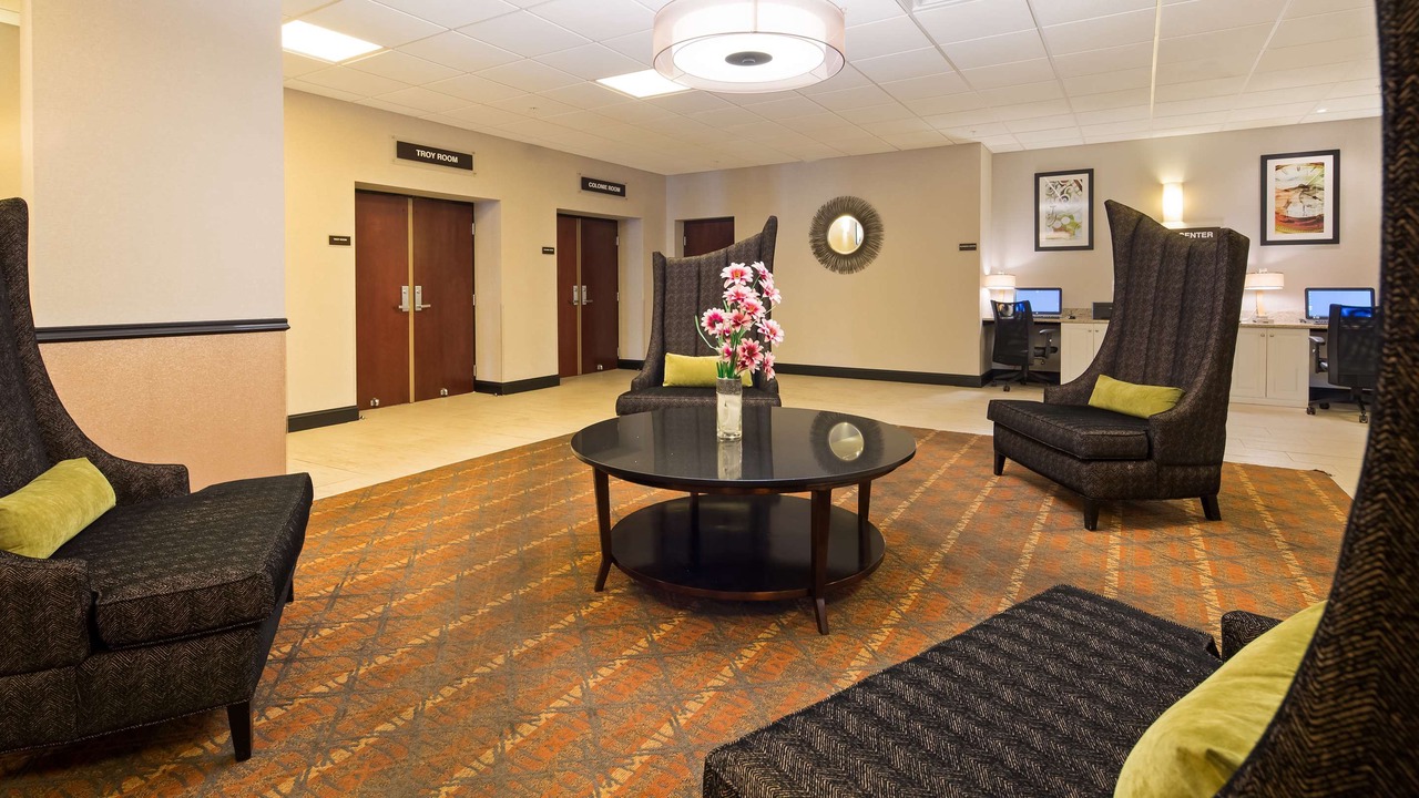 Photo of Livingroom in Newtonville