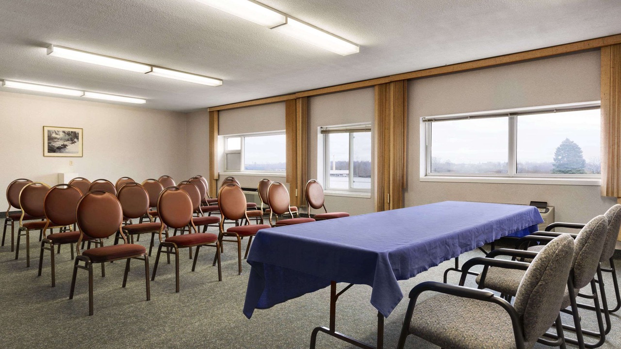 Photo of Livingroom in Brockville