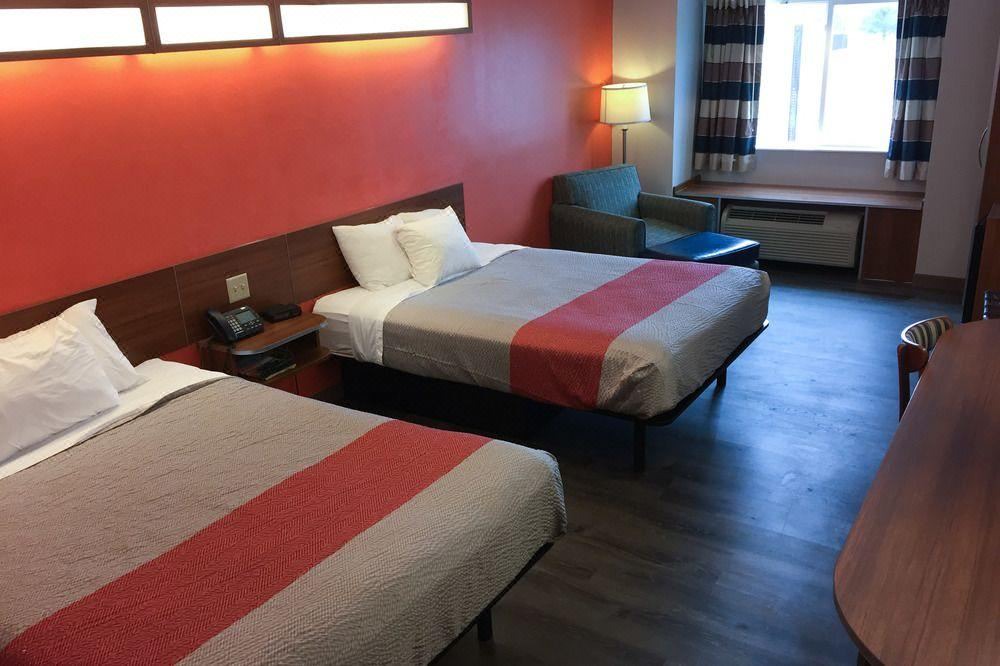 Photo of Bedroom in Calcium