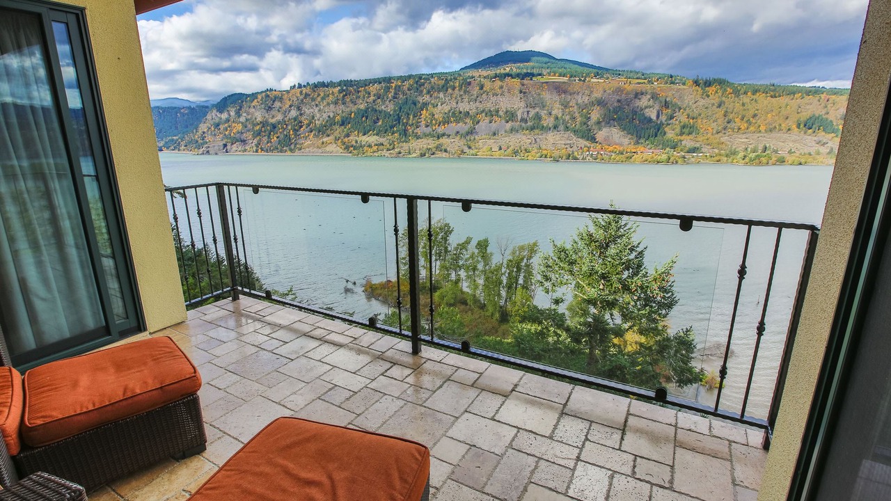 Photo of Patio Balcony in Hood River