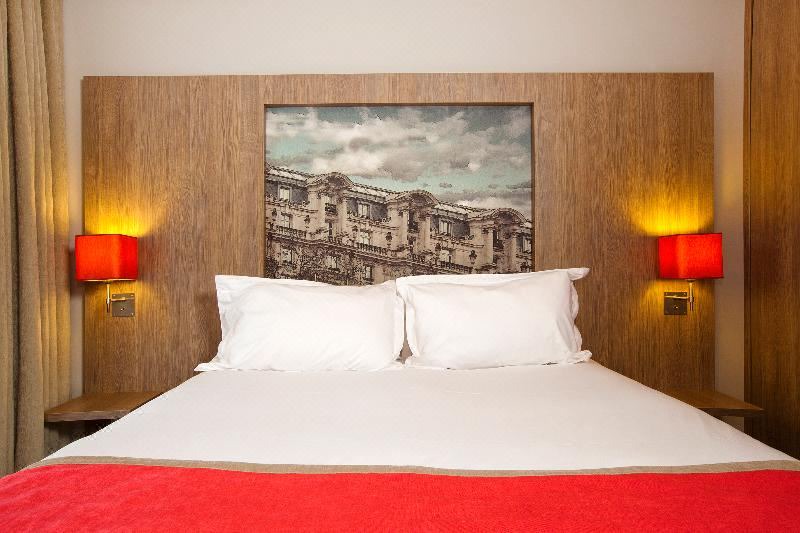 Photo of Bedroom in Guyancourt