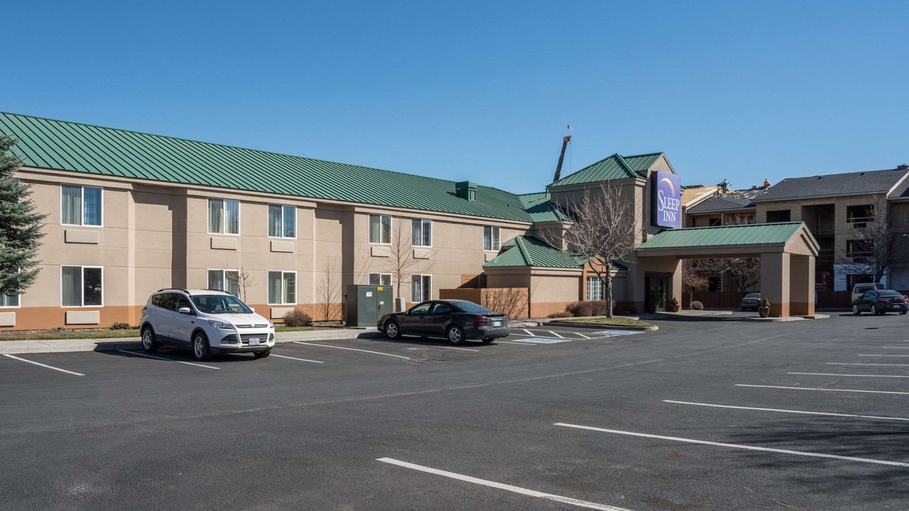 Photo of Buildings in Mountain View District