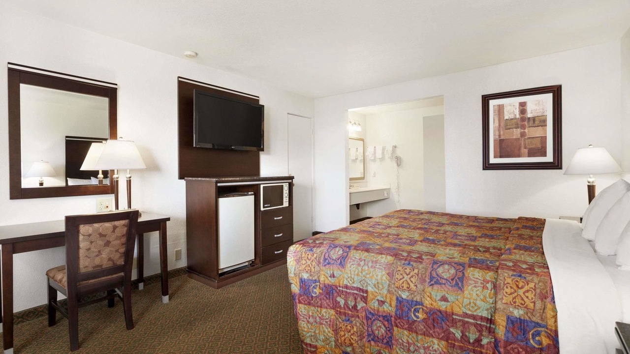 Photo of Bedroom in Oceanside