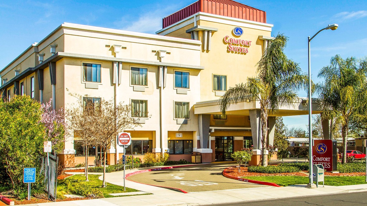 Photo of Buildings in Nut Tree