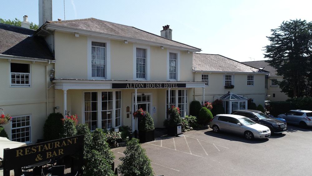 Photo of Buildings in Alton