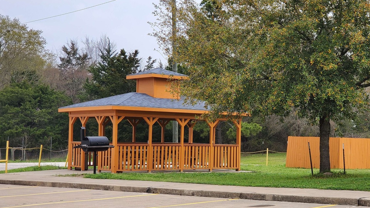 Photo of Buildings in Madisonville